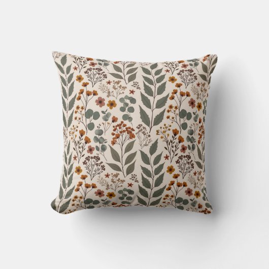 Boho Wildflowers and Eucalyptus Pattern クッション (正面)