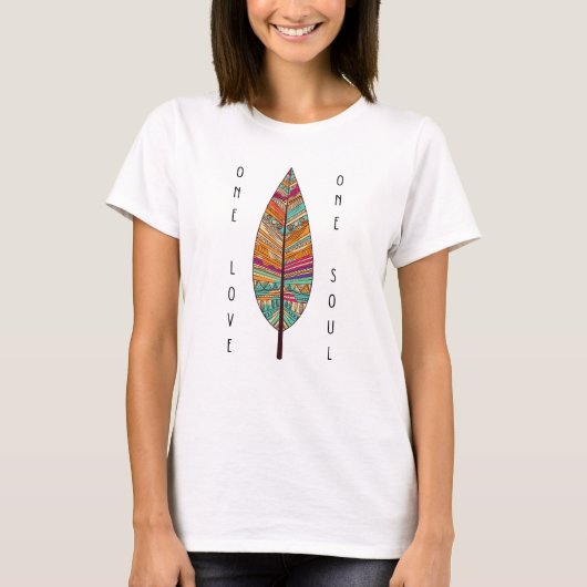 Boho Yoga Tribal Feather One Love One Soul  Tシャツ (正面)