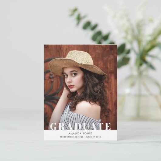 BOLD | 現代的な写真付き卒業招待状 ポストカード (スタンド正面)