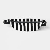 Bold Black and White Striped Waist Bag with Zipper ファニーパック (正面)