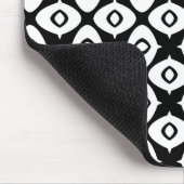Bold Black and White Symmetrical Arabesque Pattern マウスパッド (コーナー)