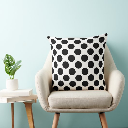 Bold Black Polka Dot Modern Accent Pillow クッション (椅子)
