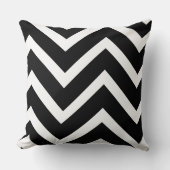 Bold Black White Chevron Geometric Pattern クッション (正面)