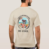 bold Cartoon dressed up  chilled dog – Be Cool Tシャツ (裏面)