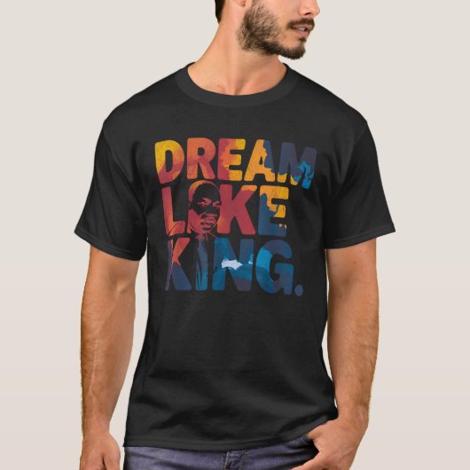 Bold "Dream Like King" MLK Tribute Typography Tシャツ (正面)