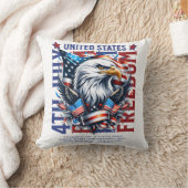 Bold Eagle Patriotic 4th of July Pillow クッション (ブランケット)