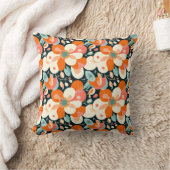 Bold Floral Throw Pillow クッション (ブランケット)