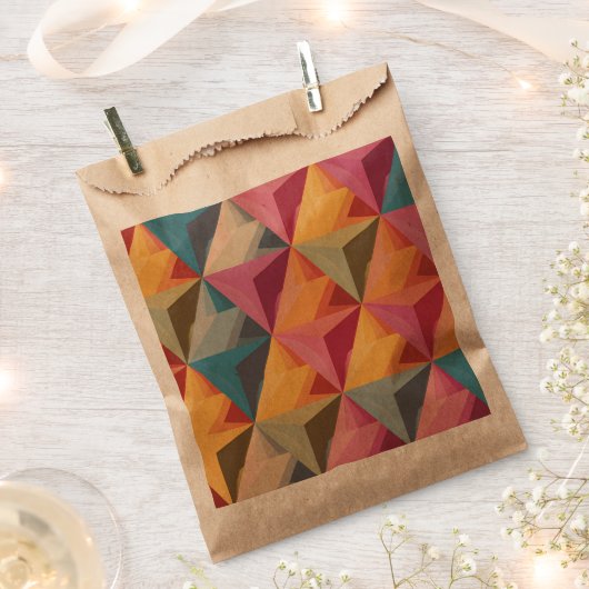 Bold Geometric Triangle Pattern  フェイバーバッグ (クリップ留めされた状態)