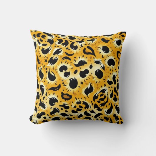 Bold Leopard Print Throw Pillow クッション (正面)