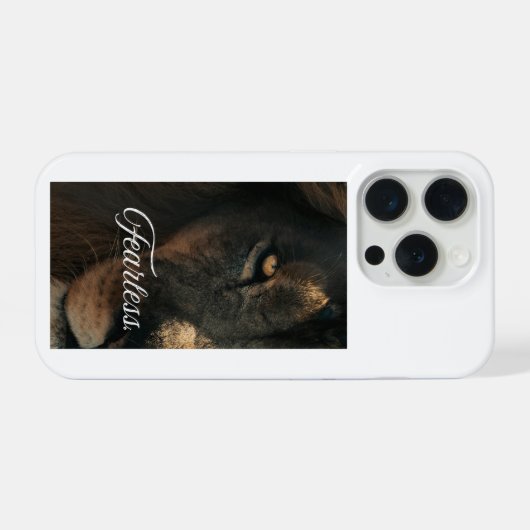 Bold Lion Eye Strength and Courage iPhone/Samsung iPhoneケース (裏面横)