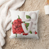 Bold Love Typography with Romantic Red Rose クッション (ブランケット)