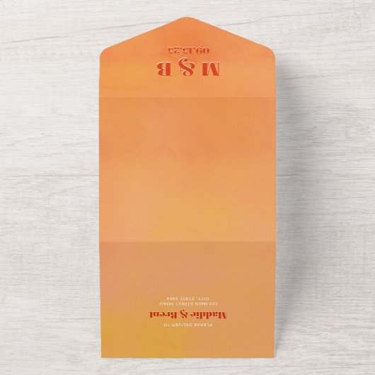 Bold Modern Chic Orange Sunset Monogram Wedding オールインワン招待状 (外側)