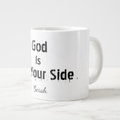 Bold Modern White Name Faith God Is On Your Side ジャンボコーヒーマグカップ (正面右)