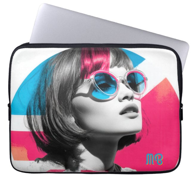 Bold Pop Art Cool Girl Retro Modern British Style ラップトップスリーブ (正面)