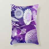 Bold Purple and Violet Wild Flower Art アクセントクッション (正面(垂直))