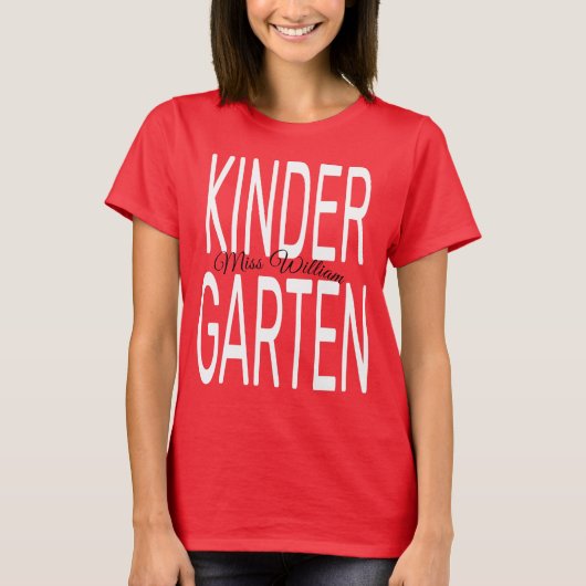 Bold Red Kindergarten Typography Back to School T Tシャツ (正面)