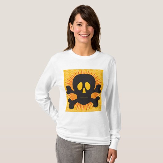 Bold Skull and Crossbones with Orange Burst Tシャツ (正面フル)