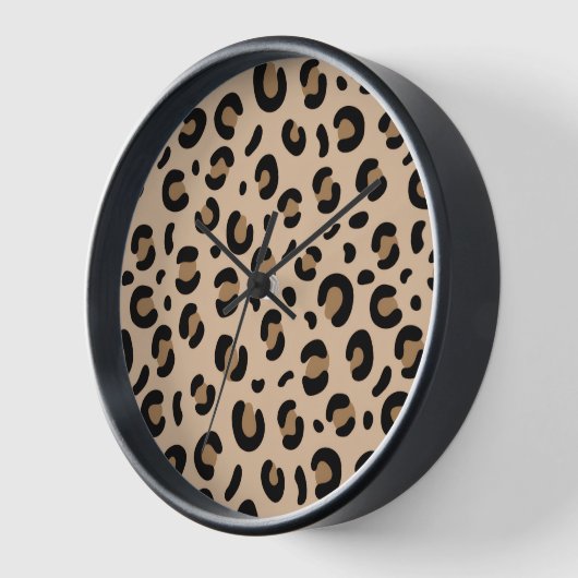 Bold Tiger Stripe Pattern – Animal Print Design 壁時計 (傾斜)