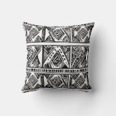 Bold Tribal-Inspired Geometric Pattern クッション (裏面)
