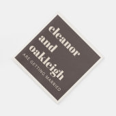 Bold Typography Warm Brown Cream Modern Wedding スタンダードランチョンナプキン (角)