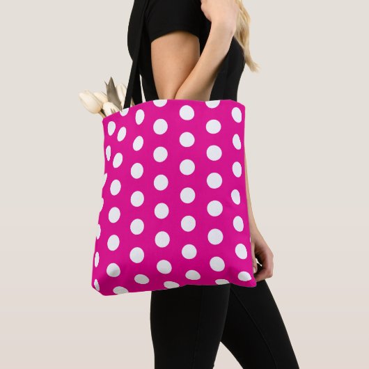 Bold White Polka Dots on Hot Pink  トートバッグ (クローズアップ)
