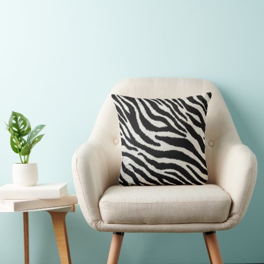 Bold Zebra Stripes Pillow クッション (椅子)