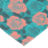 Boldly Stylized Roses In Shades Of Teal And Turquo テーブルクロス (アングル)