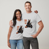 Bone to Be Wild – Biker Pug on Motorcycle | Funny  Tシャツ (ユニセックス)