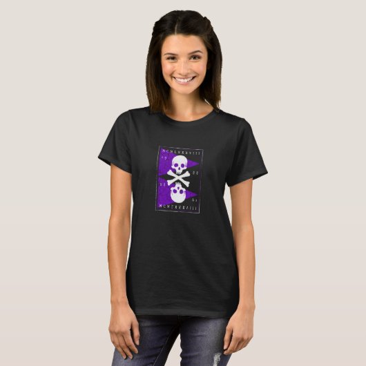Bones and Skulls Pirate  3 Tシャツ (正面フル)