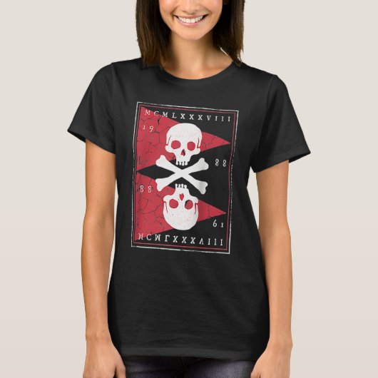 Bones and Skulls Pirate Raglan Baseball Tシャツ (正面)