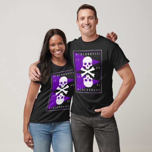 Bones and Skulls Pirate Tシャツ (ユニセックス)