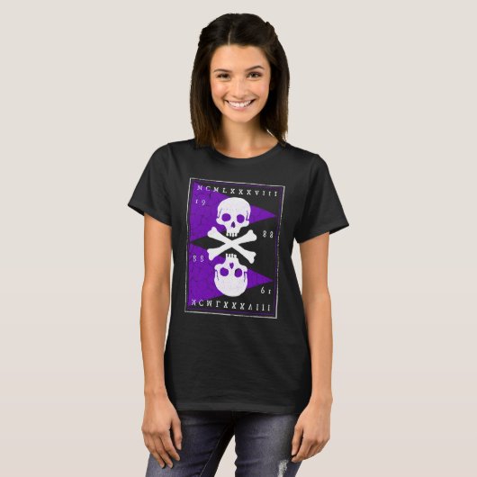 Bones and Skulls Pirate Tシャツ (正面フル)