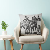 Bonham、テキサス州、c.1890 (b/wの写真)の黒いカウボーイ クッション (椅子)