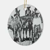 Bonham、テキサス州、c.1890 (b/wの写真)の黒いカウボーイ セラミックオーナメント (左)