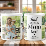 BONUS MOM Step Mom Mother's Dayカスタム2写真 コーヒーマグカップ<br><div class="desc">特にボーナスママ、ステップママ、そしてハートで特別な場所を持つステップマザーのために設計された私たちの心のこもった母の日のコーヒーマグを紹介。このモダンとマグはメッセージを特集するスタイリッシュ:"ボーナスママは今まで最高のも"私たちの生活の中でそのような重要な役割を果たす特別な女性に感謝と愛に対する甘く心からの気持ちの良い方法である表現。このマユニークグは、1つだけでなく、2つの写真でパーソナライズを可能にし、本当に特別でギフトカスタマイズを作る。ステップドーター、ステップソン、またはその両方からであるかどうか、このマグカップは、任意のボーナスママのハートを暖めるに必ずカワイイと意味のあるジェスチャーである。デザインと思お洒落いやりあるメッセージを持つ、このマグカップは、ステップの親とステップの子祝どもとの間の感謝と結果を示す最ユニーク適な方法である。</div>