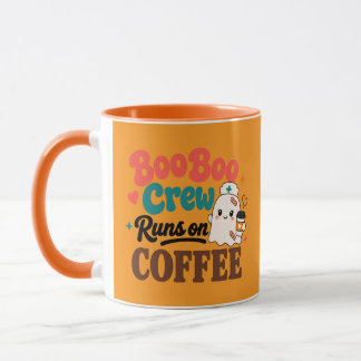 Boo Boo Crew はコーヒーで動く オレンジマグ マグカップ