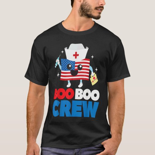 Boo Boo Crew American Flag  4th Of July USA Nurse Tシャツ (正面)