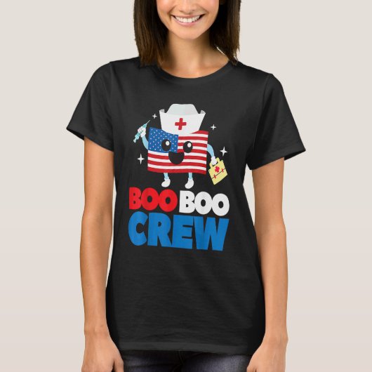 Boo Boo Crew American Flag  4th Of July USA Nurse Tシャツ (正面)