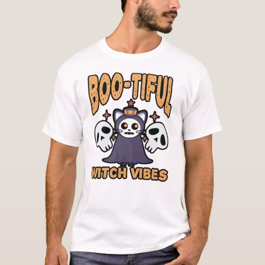 Boo-tiful Witch Vibes – Cute Spooky Cat Halloween Tシャツ (正面)