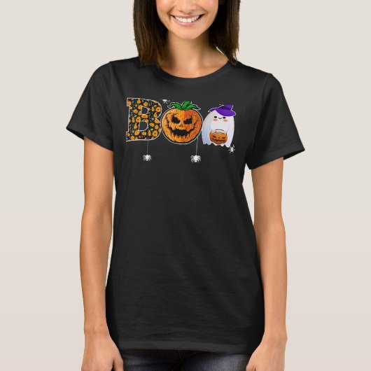 Boo With Spiders Ghost Pumpkin And Witch Hat Hallo Tシャツ (正面)