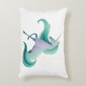 Bookish Magic Prancing Unicorn Lumbar Pillow アクセントクッション (正面(垂直))