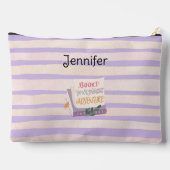 "Books hold the adventures my heart needed" アクセサリーポーチ (裏面)