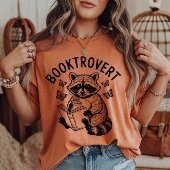 Booktrovert Raccoon読の飲み物 Tシャツ