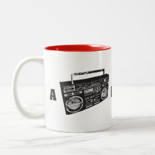 Boomboxはおもちゃではないです ツートーンマグカップ
