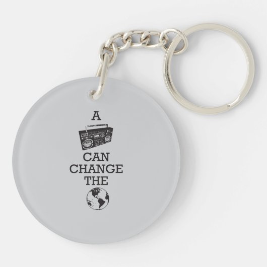 Boomboxは世界を変えることができます キーホルダー (裏面)