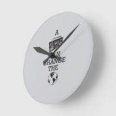 Boomboxは世界を変えることができます ラウンド壁時計 (傾斜)