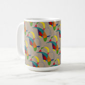 "Boomerangs on Tan Tiled"抽象デザインMug コーヒーマグカップ (正面左)