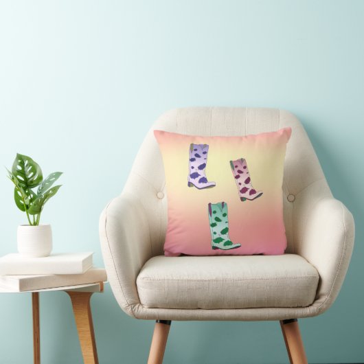Boot Scoot Throw Pillow クッション (椅子)