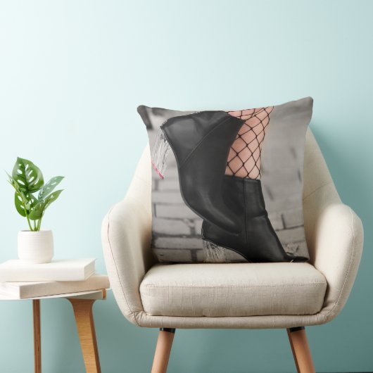 Booted & Bold Throw Pillow クッション (椅子)