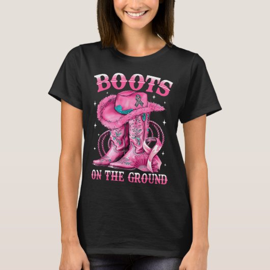 Boots On The Ground Cowgirl Western Breast Cancer  Tシャツ (正面)